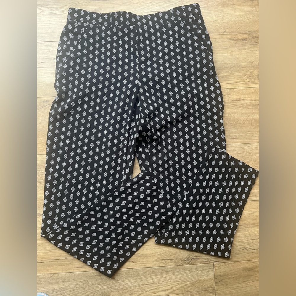 Reitmans Black and White Geometric Pants